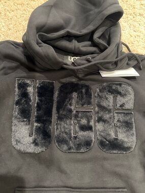New black Ugg Rey fluffy logo hoodie XL